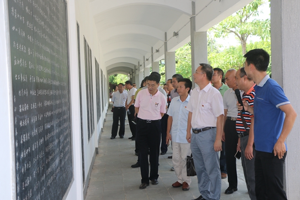 參觀陳瑸詩廊.jpg
